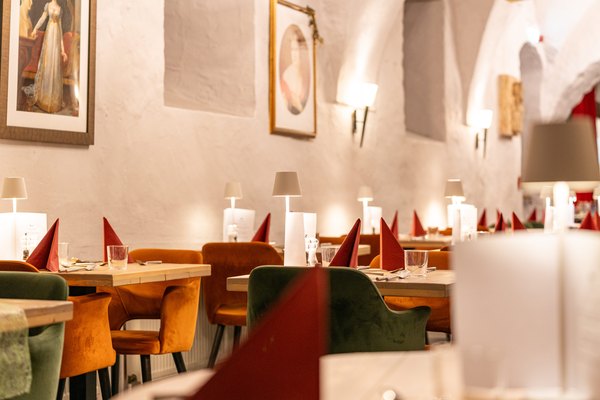 Product image for the product Candle-Light & Dreams am Wochenende: Dinner und Nacht im Schloss für zwei