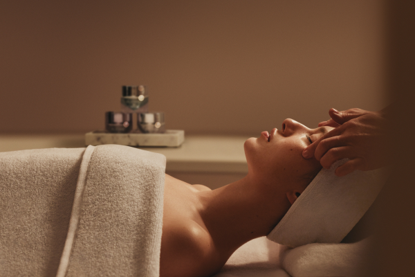 Product image for the product Elemis Pro-Collagen Rose Glow kasvohoito