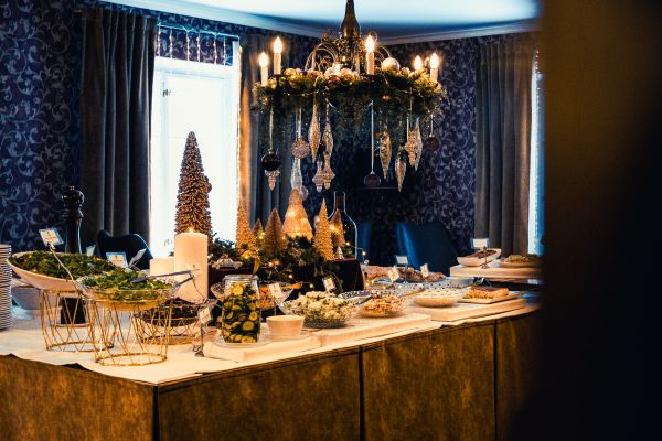 Tuotekuva tuotteelle RAVINTOLA PÖLLÖWAARIN JOULULOUNAS